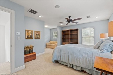COME EXPLORE KENSINGTON HEIGHTS! This stunning 4-Bedroom, 4 - photo 23