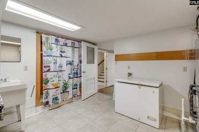 REDUCED!  Recently renovated, large lakefront home. SOLD - photo 31