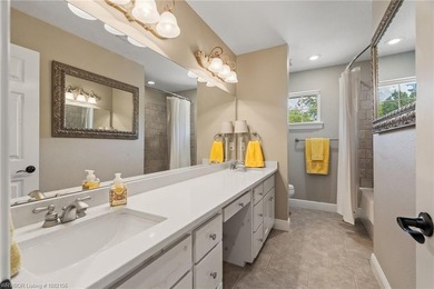 COME EXPLORE KENSINGTON HEIGHTS! This stunning 4-Bedroom, 4 - photo 31