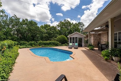 COME EXPLORE KENSINGTON HEIGHTS! This stunning 4-Bedroom, 4 - photo 35