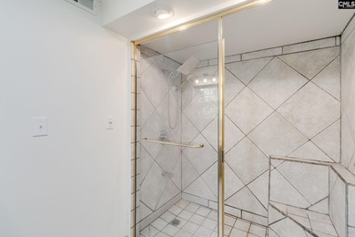 REDUCED!  Recently renovated, large lakefront home. SOLD - photo 36