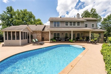COME EXPLORE KENSINGTON HEIGHTS! This stunning 4-Bedroom, 4 - photo 40