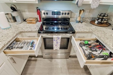 Downtown Pensacola hidden gem! Fully furnished townhome and - photo 11