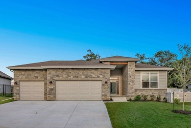 Prairie Queen Lake Home For Sale in Papillion Nebraska