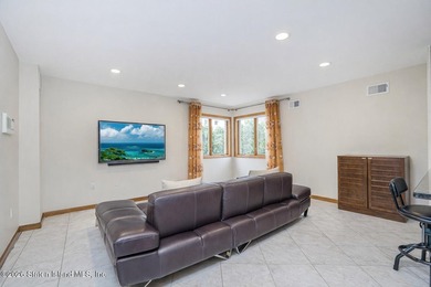 Welcome to 31 4th Court! This stunning 1-family colonial, is - photo 11