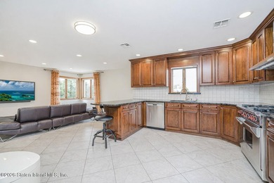 Welcome to 31 4th Court! This stunning 1-family colonial, is - photo 12