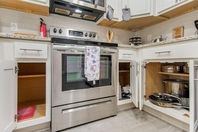 Downtown Pensacola hidden gem! Fully furnished townhome and - photo 13