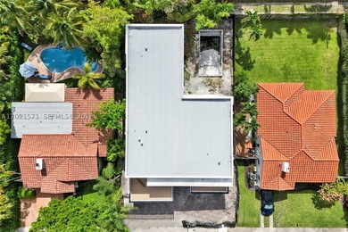 An architectural estate merging cutting-edge design with - photo 3