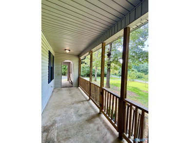 Nice, private, 3 bedroom, 2 bath home located minutes from Weiss - photo 4