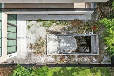 An architectural estate merging cutting-edge design with - photo 5