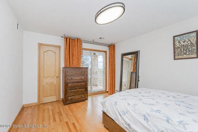 Welcome to 31 4th Court! This stunning 1-family colonial, is - photo 28