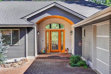 Step into luxury w/two beautifully remodeled bathrooms - photo 4