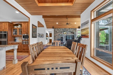 Step into luxury w/two beautifully remodeled bathrooms - photo 9