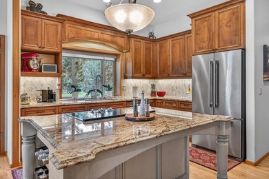 Step into luxury w/two beautifully remodeled bathrooms - photo 10