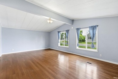 Well-maintained 3 bedroom, 2 bath home offering over 1,300 - photo 6