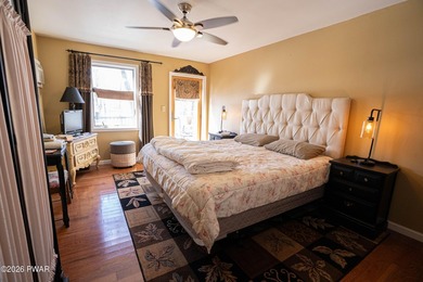 GOLF COURSE VIEWS! Welcome to your Pocono escape! This bright - photo 28