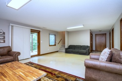 Large Lakefront Property an Ideal Weekend Retreat - photo 16