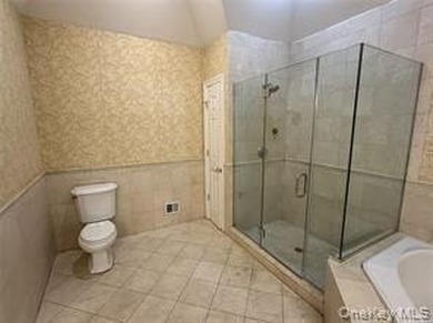 Two Story Foyer 1st Floor MBR, Lr, Formal Dr, Eik, Great Room W/ - photo 10
