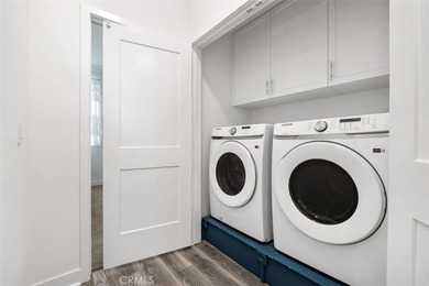 Welcome to 725 Hazel Dr. where modern design, thoughtful - photo 20