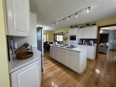 This is peaceful living at it's best. This brick beauty boasts - photo 21