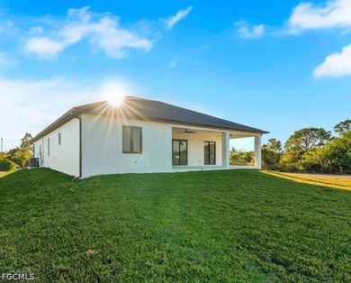 Brand-new construction with a clean, modern coastal vibe in Port - photo 2