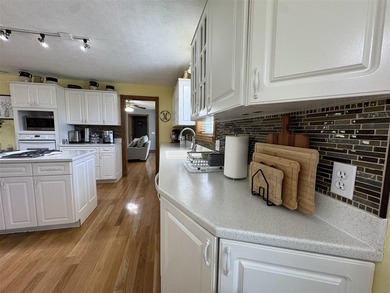 This is peaceful living at it's best. This brick beauty boasts - photo 22