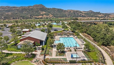 Welcome to 725 Hazel Dr. where modern design, thoughtful - photo 24