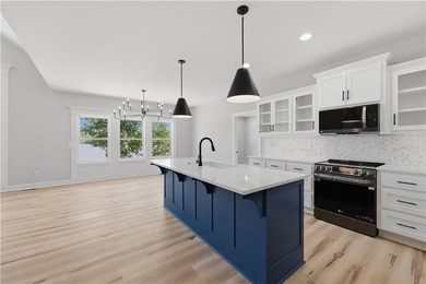 New Construction with Dock! Gorgeous Brand new stunning - photo 7