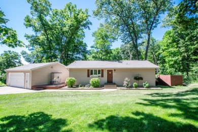 Large Lakefront Property an Ideal Weekend Retreat - photo 1
