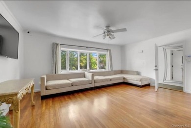 Welcome to this well-maintained, move-in ready high-ranch home - photo 4