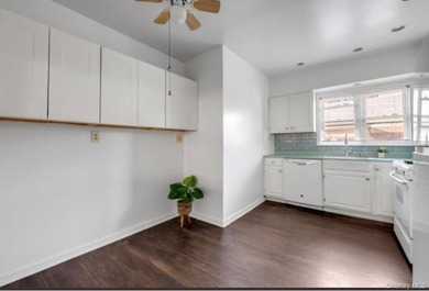 Welcome to this well-maintained, move-in ready high-ranch home - photo 7