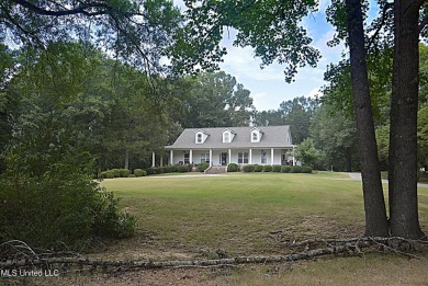 Lake Home For Sale in Hernando, Mississippi