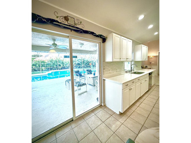 Welcome to this inviting three-bedroom, two-bathroom - photo 27