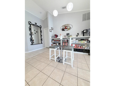 Welcome to this inviting three-bedroom, two-bathroom - photo 31