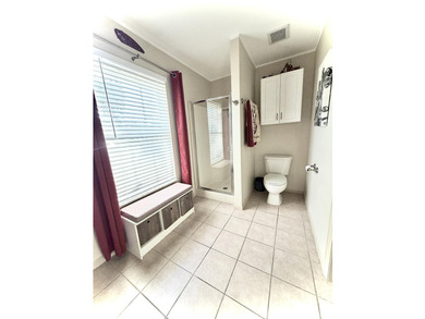 Welcome to this inviting three-bedroom, two-bathroom - photo 50