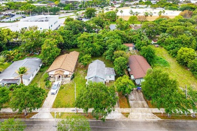 Irreplaceable East Boca location. Walking Distance from Mizner - photo 4
