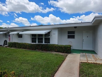 CLOSE TO THE BEACH! SELLER MOTIVATED! - Updated condo in very - photo 1
