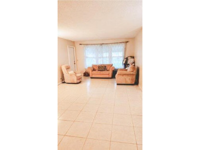 CLOSE TO THE BEACH! SELLER MOTIVATED! - Updated condo in very - photo 3