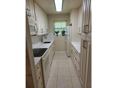 CLOSE TO THE BEACH! SELLER MOTIVATED! - Updated condo in very - photo 4