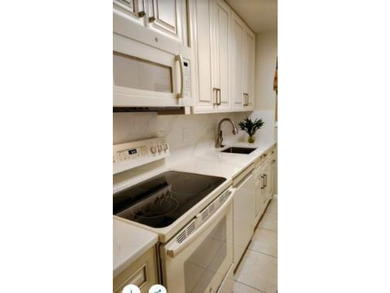 CLOSE TO THE BEACH! SELLER MOTIVATED! - Updated condo in very - photo 5
