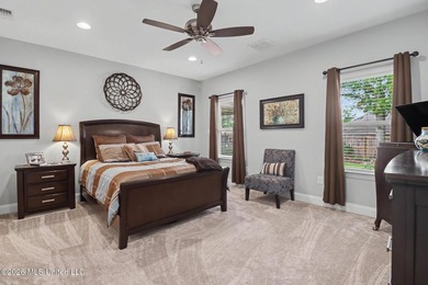 Beautiful custom Elliott home loaded with upgrades and designer - photo 17