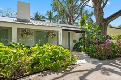 Beautifully reimagined residence in the highly coveted High - photo 26