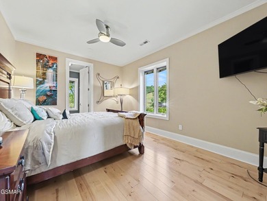 Experience the perfect blend of luxury, privacy, and - photo 33