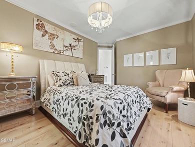Experience the perfect blend of luxury, privacy, and - photo 38