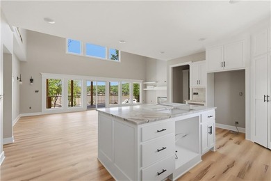 Great Views of the water and Boat slip! Gorgeous brand-new - photo 3