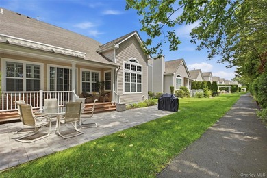 Luxurious And Sought After End Unit Condominium in The Gated 55+ - photo 4