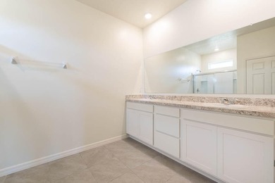 Fall in love with this beautiful almost brand new house built in - photo 14