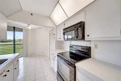 MOTIVATED SELLER! LARGE PRICE REDUCTION ! This Unit is ready for - photo 23