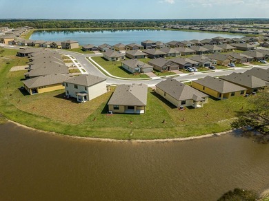 Fall in love with this beautiful almost brand new house built in - photo 31