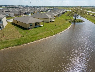 Fall in love with this beautiful almost brand new house built in - photo 34